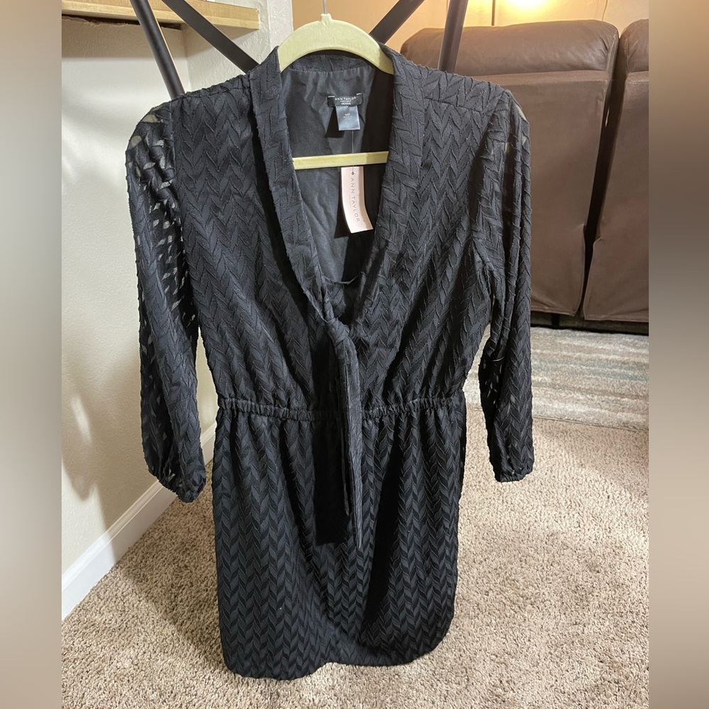 Ann Taylor Women’s Pullover Dress Size MP Black Sheath Elastic Waist Neck Tie